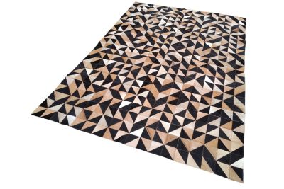 Beige & Black triangles cowhide rug